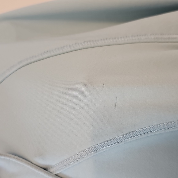 263. Lululemon Aqua Pullover - Picture 13 of 13